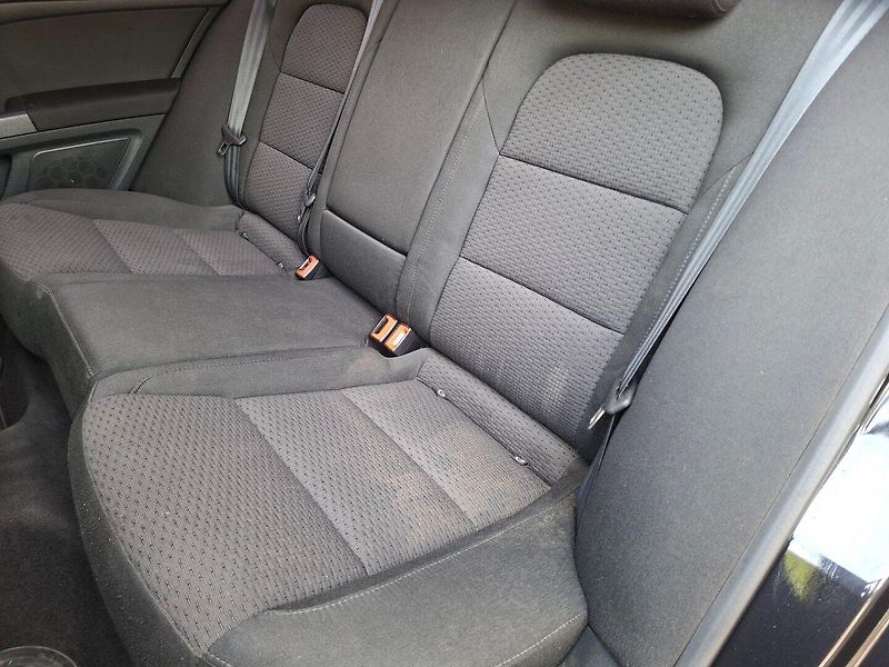 Škoda Superb (2010) 2.0TDI 103kW 6MN -TAŽ.ZAŘÍZENÍ - fotka 19 z 30
