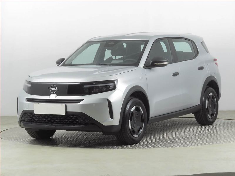Opel Frontera (2025) 1.2 hybrid - fotka 2 z 17