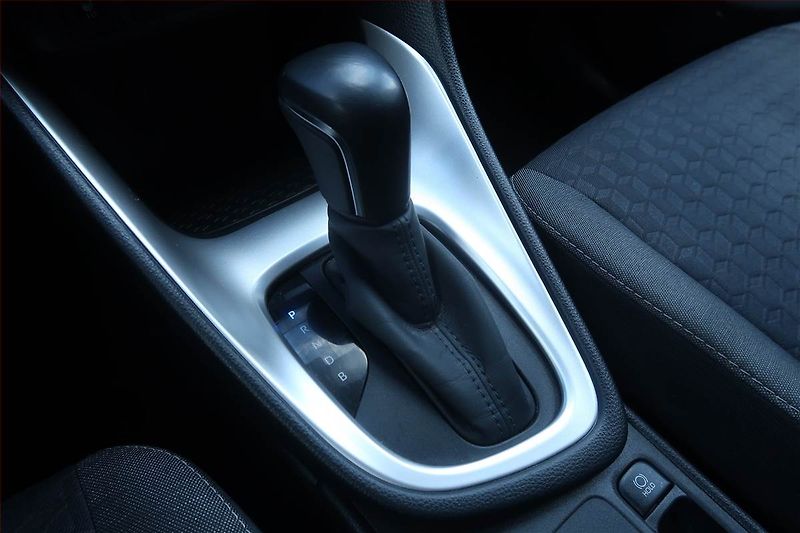 Toyota Yaris (2023) 1.5 VVT-i Hybrid, Automat - fotka 13 z 20