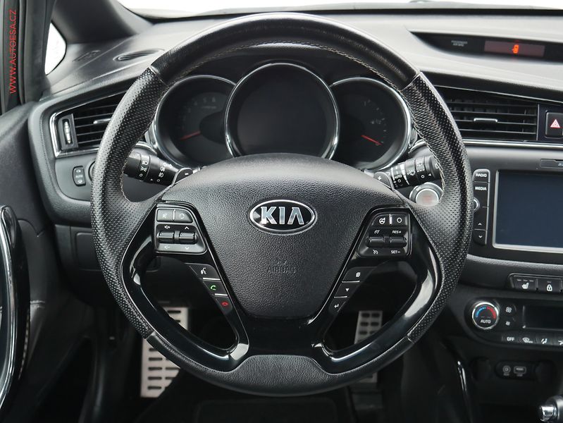 Kia Ceed (2019) 1.6CRDi, 2.maj,ČR, GT Line - fotka 11 z 25