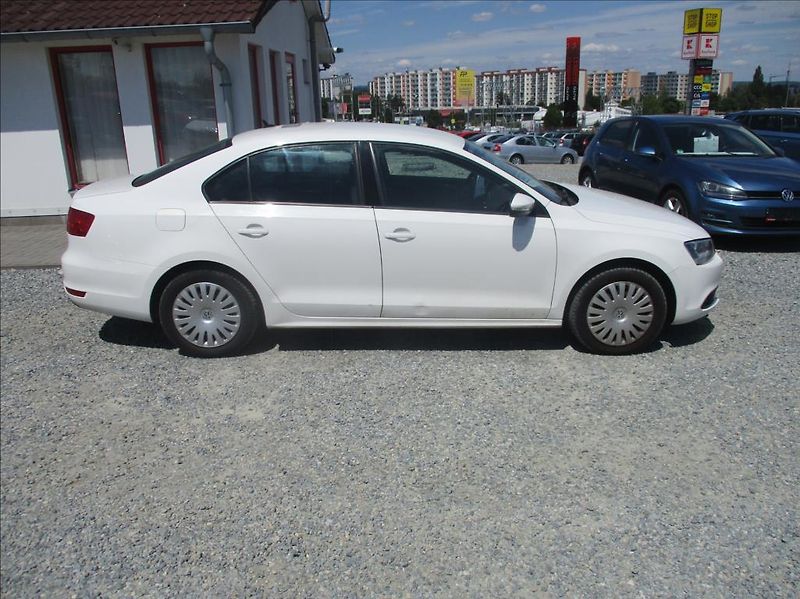 Volkswagen Jetta 1,6 TDI,klima,servis,1.maj,CZ, - fotka 5 z 27