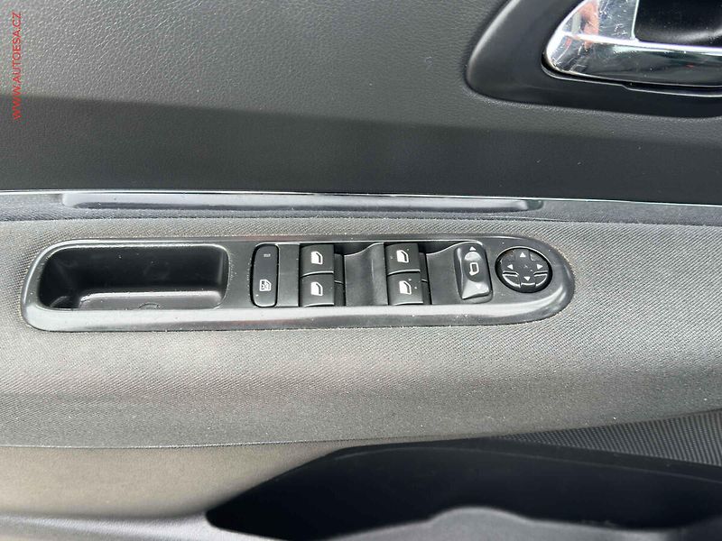 Peugeot 5008 (2015) 1.6 HDi, Navigace - fotka 11 z 20