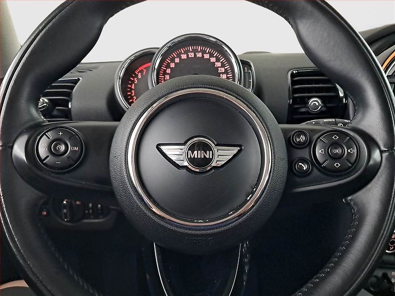 Mini Clubman (2018) Cooper, Navi, Tempomat - fotka 19 z 20