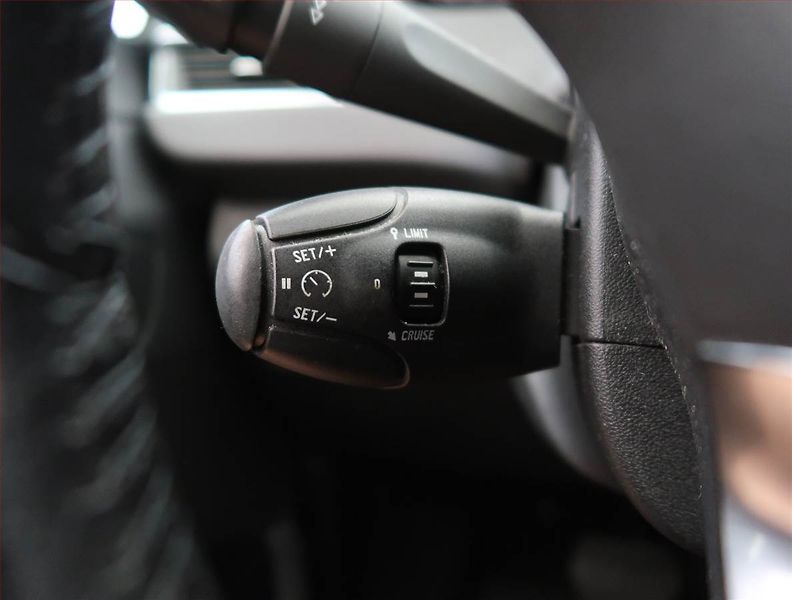 Peugeot 2008 (2017) 1.2 PureTech, Automat, ČR - fotka 21 z 21