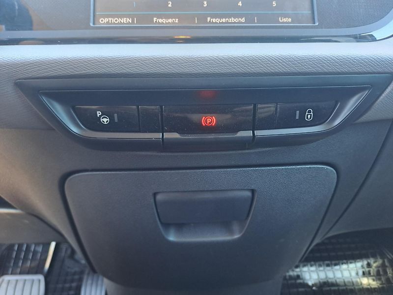 Citroën Grand C4 Picasso 1.6 HDi AUTOMAT, 7 MÍST - fotka 31 z 41