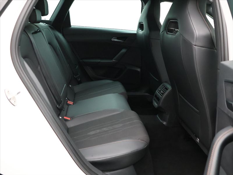Cupra Leon ST 2,0 TSI DSG DPH - fotka 12 z 30