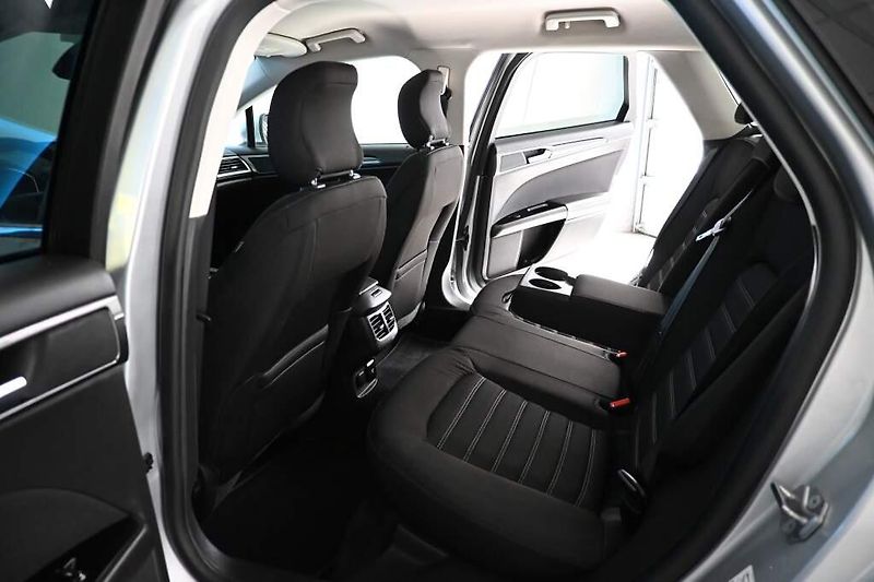 Ford Mondeo (2022) 2.0 140 KW LED SONY ACC Tažné - fotka 9 z 38