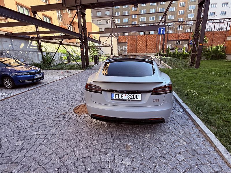Tesla Model S (2023) Plaid 1020HP HW4 - fotka 10 z 13