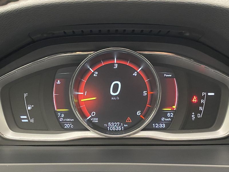 Volvo V60 D4 AWD R-DESIGN AUT  - fotka 24 z 41