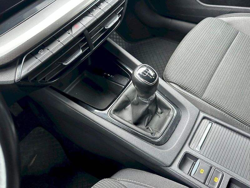 Škoda Octavia (2021) 2.0 TDI 85kW Ambition Combi - fotka 17 z 21