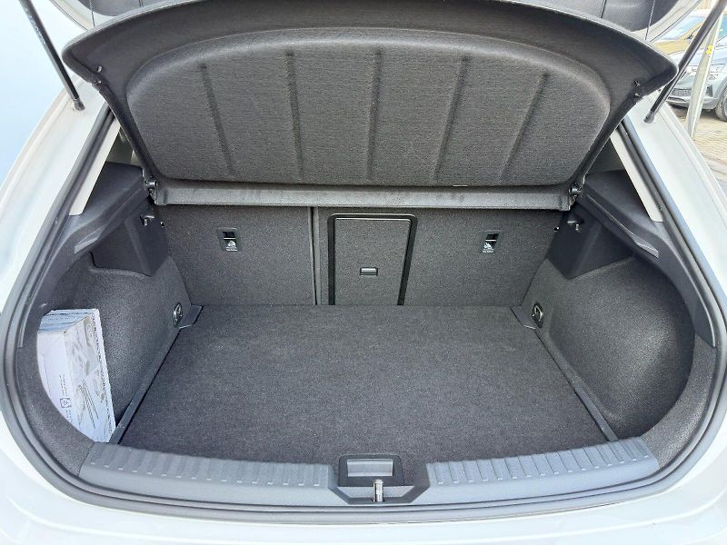 Seat Leon (2023) 1.5 TSI 96kW FR - fotka 34 z 35