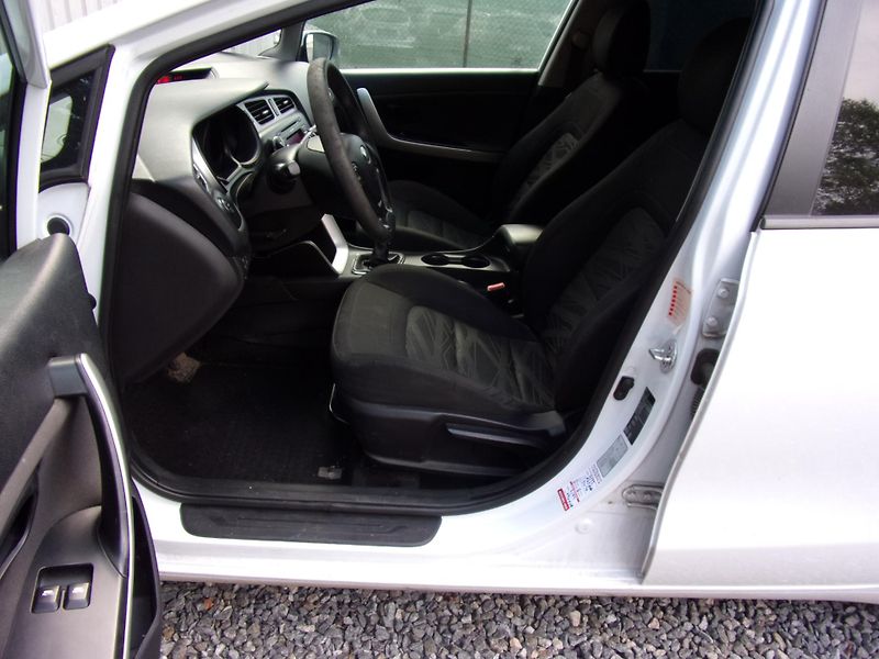 Kia Ceed 1.4 CRDi 66kW PŮVOD ČR  2xKOLA - fotka 9 z 23