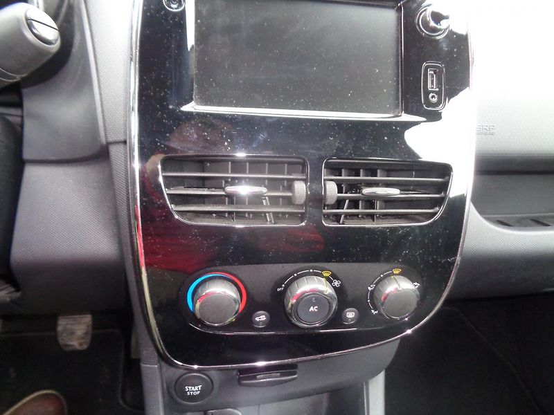 Renault Clio 0,9 0.9 TCI - fotka 14 z 15