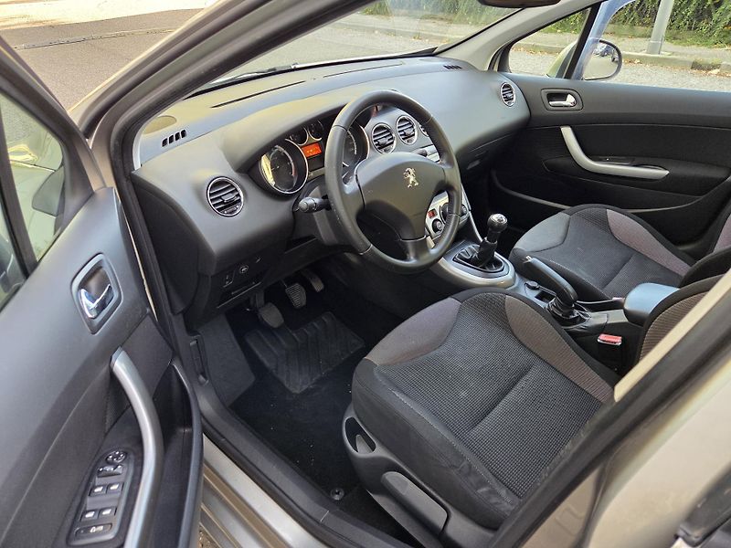 Peugeot 308 (2001) 1.6i 88Kw LPG Tažné  - fotka 19 z 27