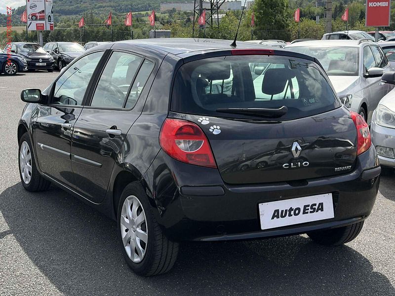 Renault Clio (2006) 1.6 16V - fotka 6 z 15