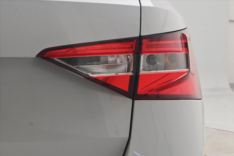 Škoda Superb 2,0 TDI 110kW Style DSG Záruka - fotka 29 z 30