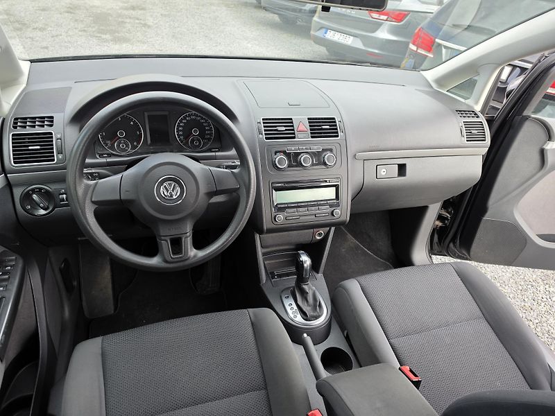Volkswagen Touran 1.6 TDI 7MIST DSG  - fotka 10 z 17