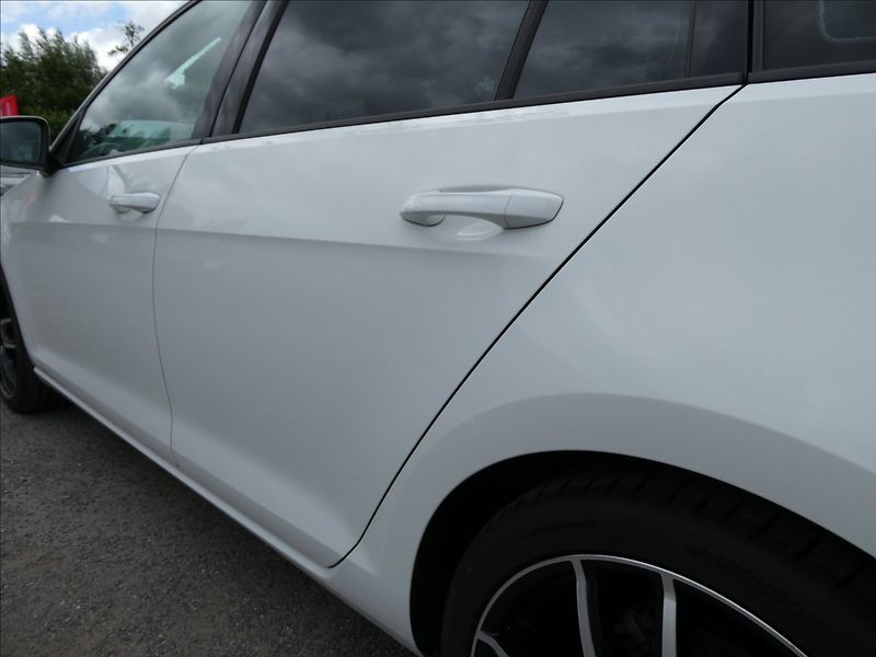 Volkswagen Golf 1,2 TSi 81kW 2x kola, serviska - fotka 14 z 54