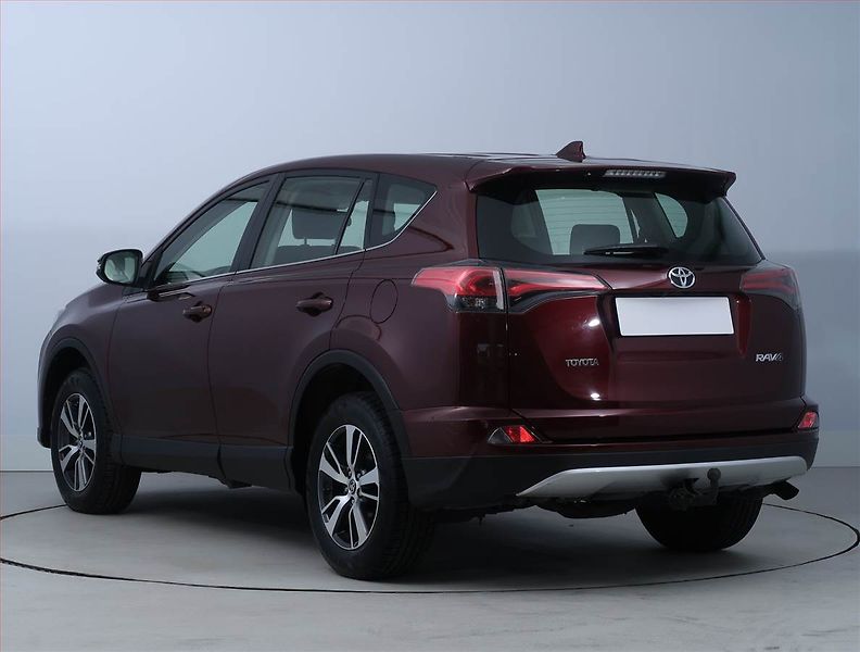 Toyota RAV4 (2016) Active 2.0 D-4D, ČR,1.maj - fotka 4 z 17