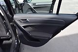 Volkswagen Golf (2018) 1.4TSI 92kw CLBMT LED NAVI TOP - náhled 42