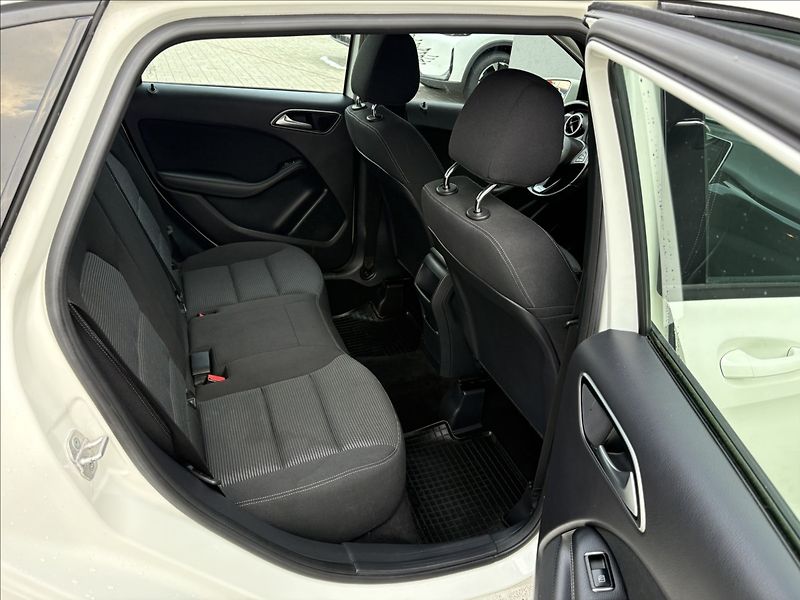 Mercedes-Benz Třídy B 180 CDI NAVI LED MANUAL CZ - fotka 17 z 22