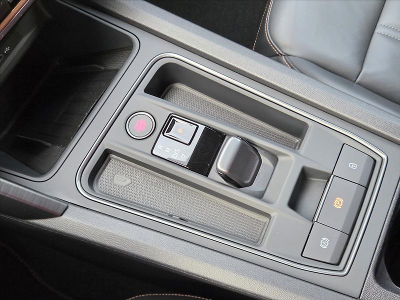 Cupra Formentor 2,0 TSi DSG 4x4 Matrix DCC Zár - fotka 20 z 27