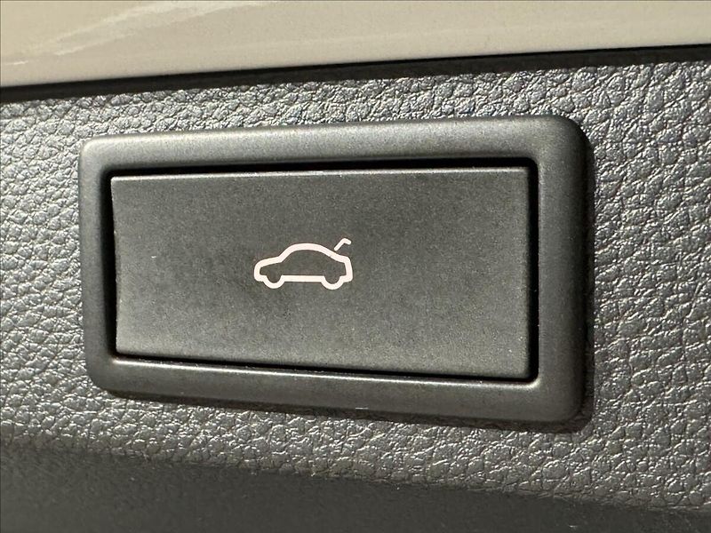 Škoda Karoq 2,0 TDi  DSG 4x4 Style Virtual - fotka 12 z 44