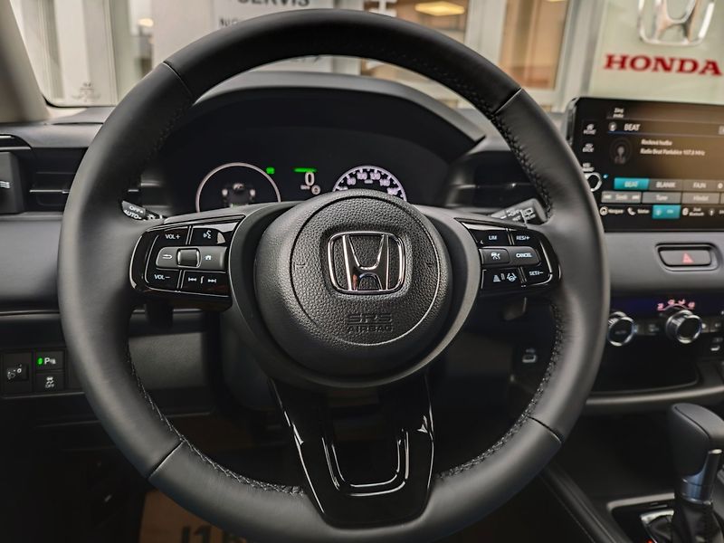 Honda HR-V (2026) 1.5 eHEV Elegance MR27 SKLADEM - fotka 14 z 24