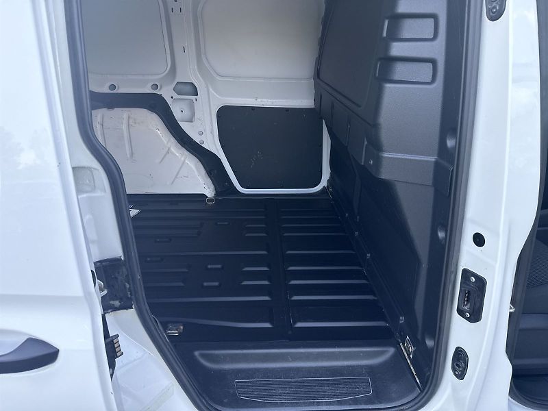 Volkswagen Caddy (2023) Combi 2.0 TDI Cargo - fotka 22 z 26