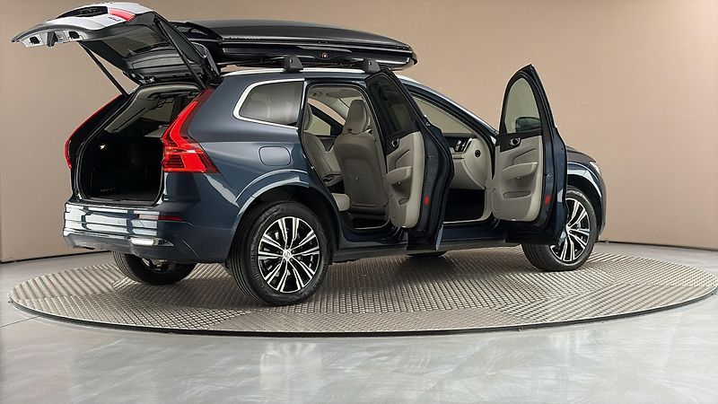 Volvo XC60 2.0 B5 AUT AWD Inscription - fotka 6 z 35