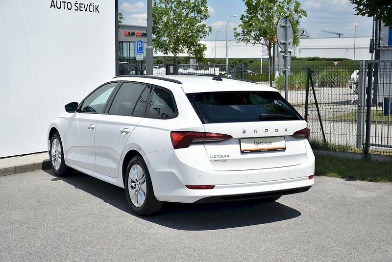 Škoda Octavia (2022) Ambition 1.5 TSI 110kW - fotka 11 z 31