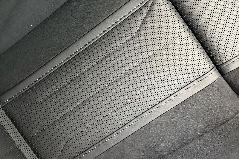 BMW iX3 50 xDrive - fotka 14 z 26