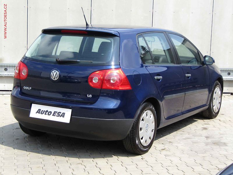 Volkswagen Golf (2008) 1.6 MPi, Navi, AC - fotka 4 z 17