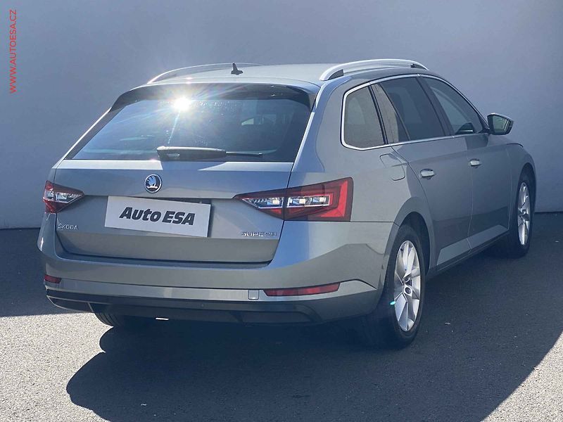 Škoda Superb (2017) 2.0 TDi, Style, DSG, bixen - fotka 4 z 20