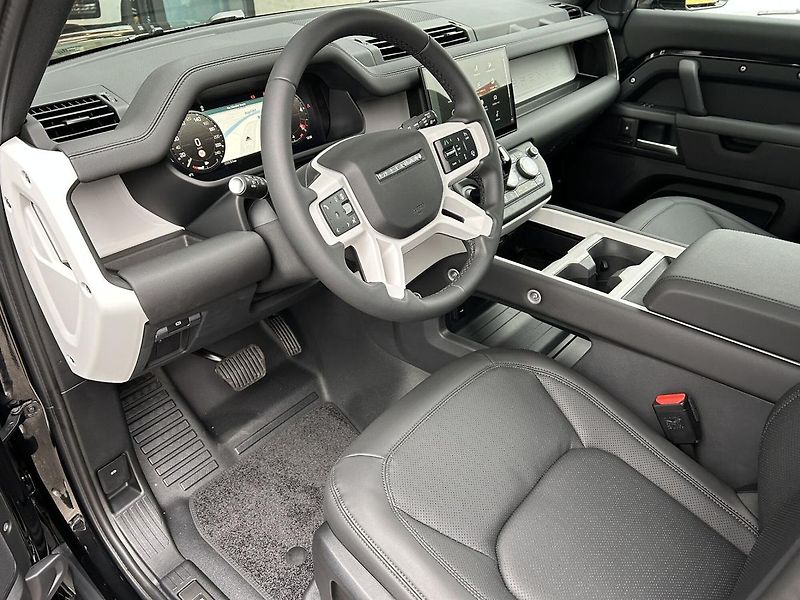 Land Rover Defender 110 D300 X-Dynamic SE - fotka 9 z 18