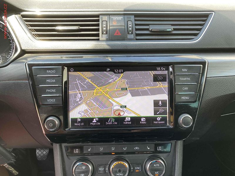 Škoda Superb (2017) 2.0 TDi, Style, kamera - fotka 16 z 17