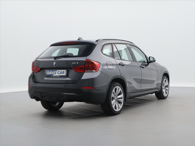 BMW X1 2,0 18d xD Aut. CZ Sport Line - fotka 7 z 21