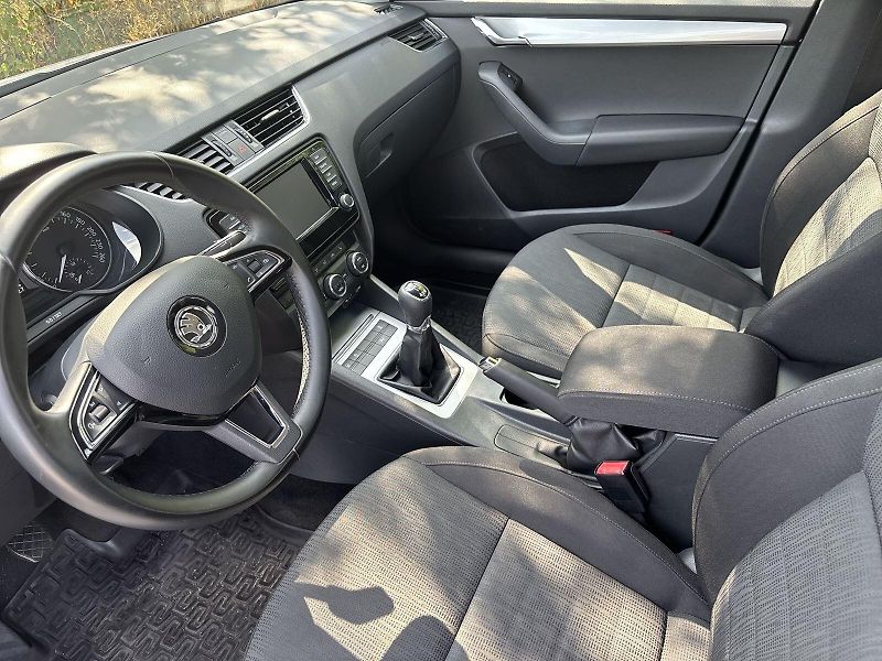 Škoda Octavia (2015) Combi 2.0 TDI 4x4 Style + - fotka 6 z 29
