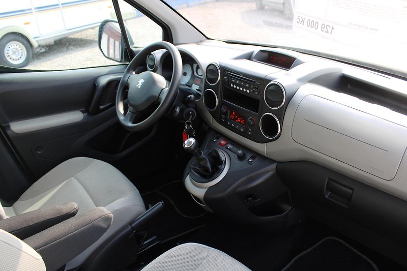 Peugeot Partner Tepee (2008) 1,6HDI KLIMA EL.OKNA PDC ESP - fotka 14 z 16