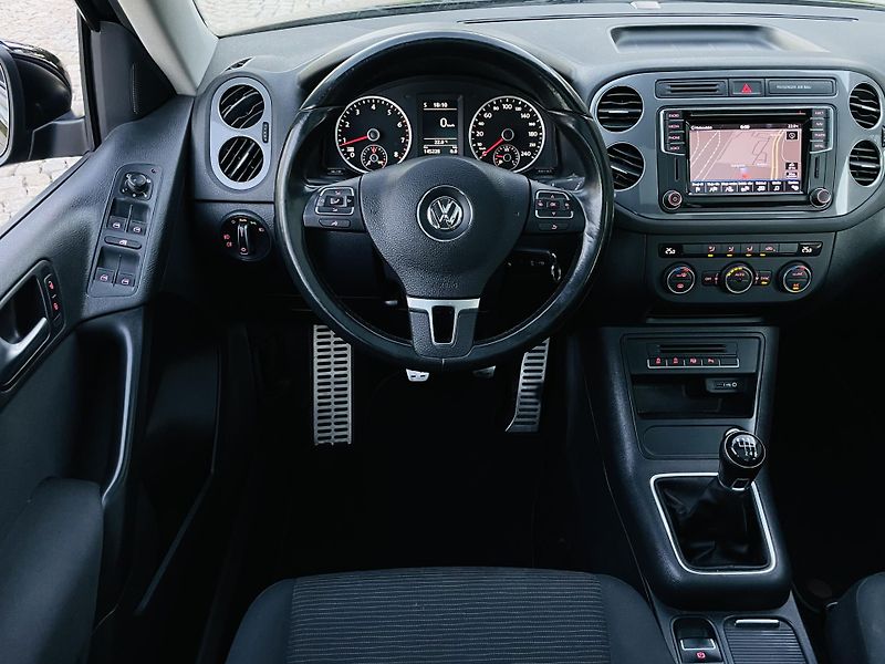 Volkswagen Tiguan 1.4TSI MANUÁL SENZORY TAŽNÉ  - fotka 25 z 45