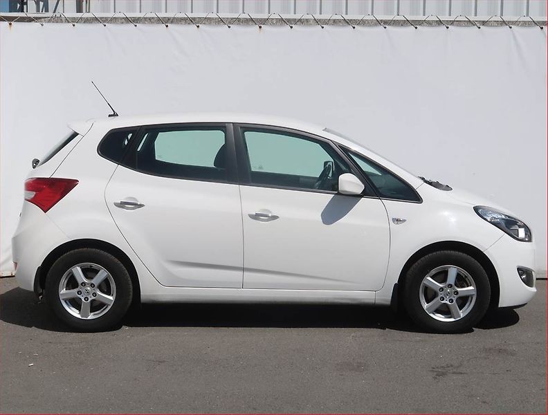 Hyundai ix20 (2013) 1.4 CVVT, Serv.kniha - fotka 6 z 16