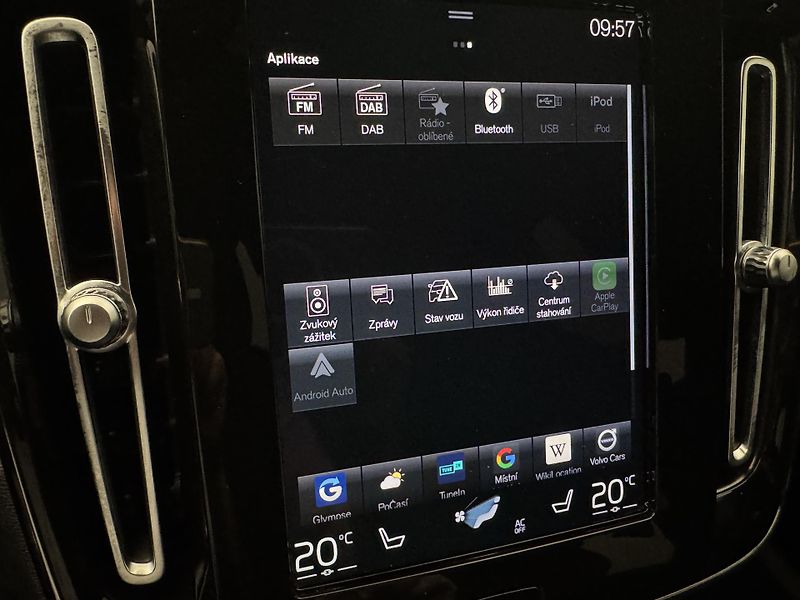 Volvo XC40 T5 RECHARGE CZ - fotka 35 z 48