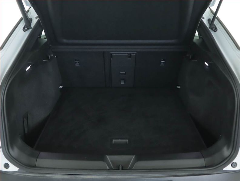 Volkswagen ID.5 (2022) Pro Perf. (82 kWh), SoH 98% - fotka 14 z 18