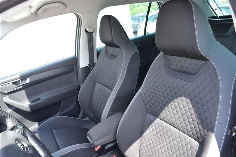 Škoda Fabia 1,2 TSI 66KW TOP VÝBAVA ALU - fotka 14 z 50