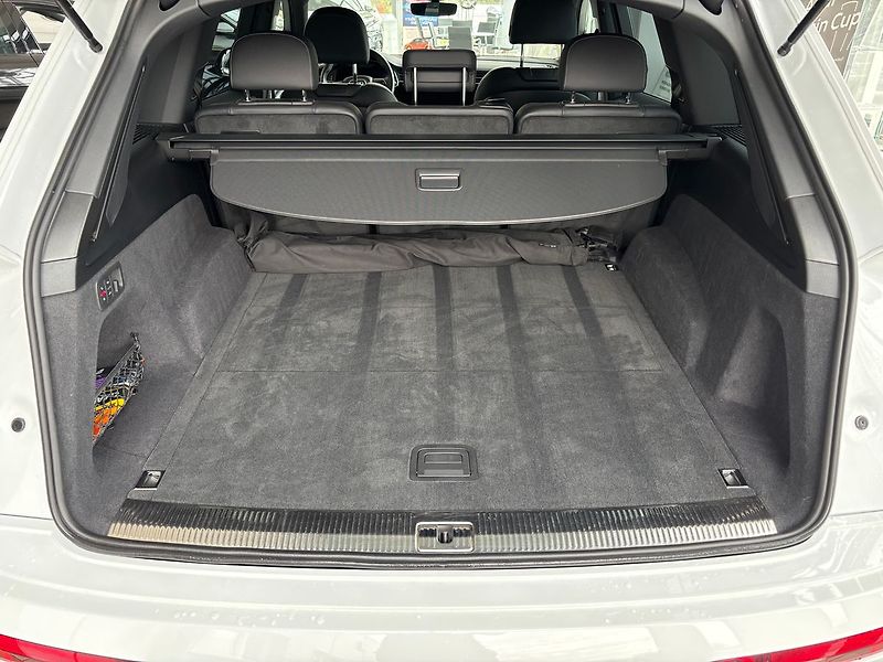 Audi Q7 FL S-line  50TDI 210kW Tažné - fotka 20 z 26