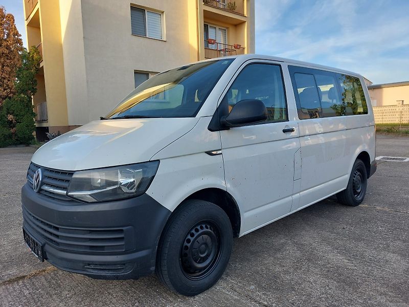 Volkswagen Transporter 2,0 TDi 75kw 9 míst - fotka 1 z 17