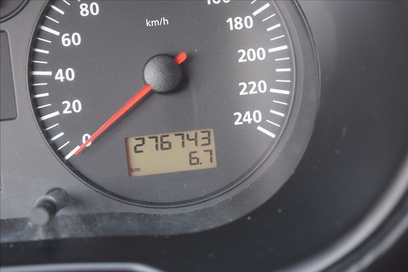 Seat Leon 1,9 TDI 66KW NOVÁ STK - fotka 38 z 45