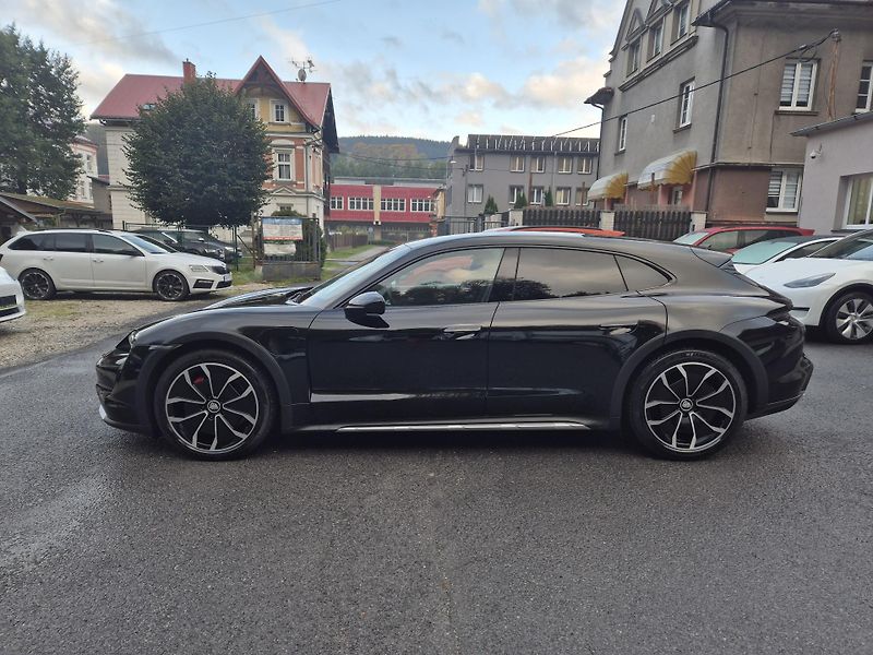 Porsche Taycan Cross Turisno 4S 93kWH  92,6% - fotka 6 z 46