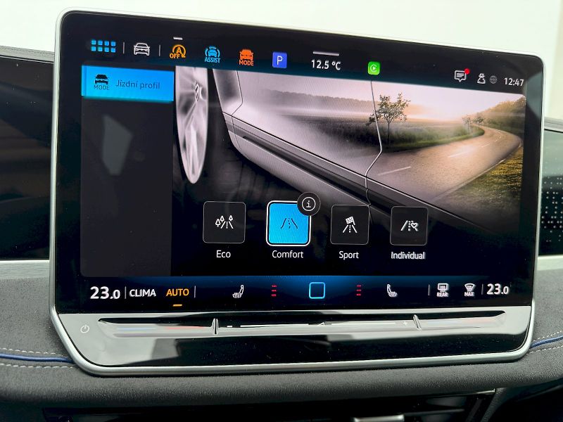 Volkswagen Passat (2024) 2.0 TDI 110 kW R-LINE - fotka 20 z 35