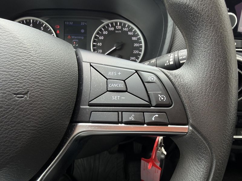 Nissan Juke 1.0 DIG-T 114 HP Acenta Trumf - fotka 16 z 25